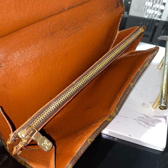 Authentic Rare Vintage Louis Vuitton Monogram Sarah Wallet - Picture 8 of 16